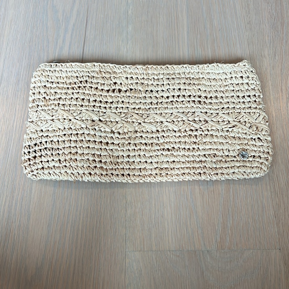 Straw clutch by Flora Bella - Picture 7 of 10